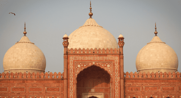 essay writing on badshahi mosque in english